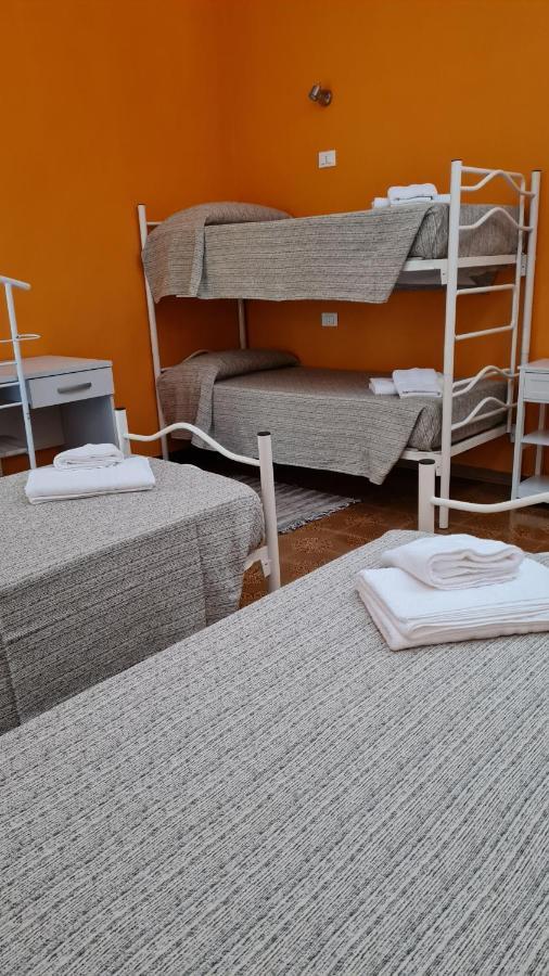 Casa Soggiorno Il Quetzales Валенца Екстер'єр фото
